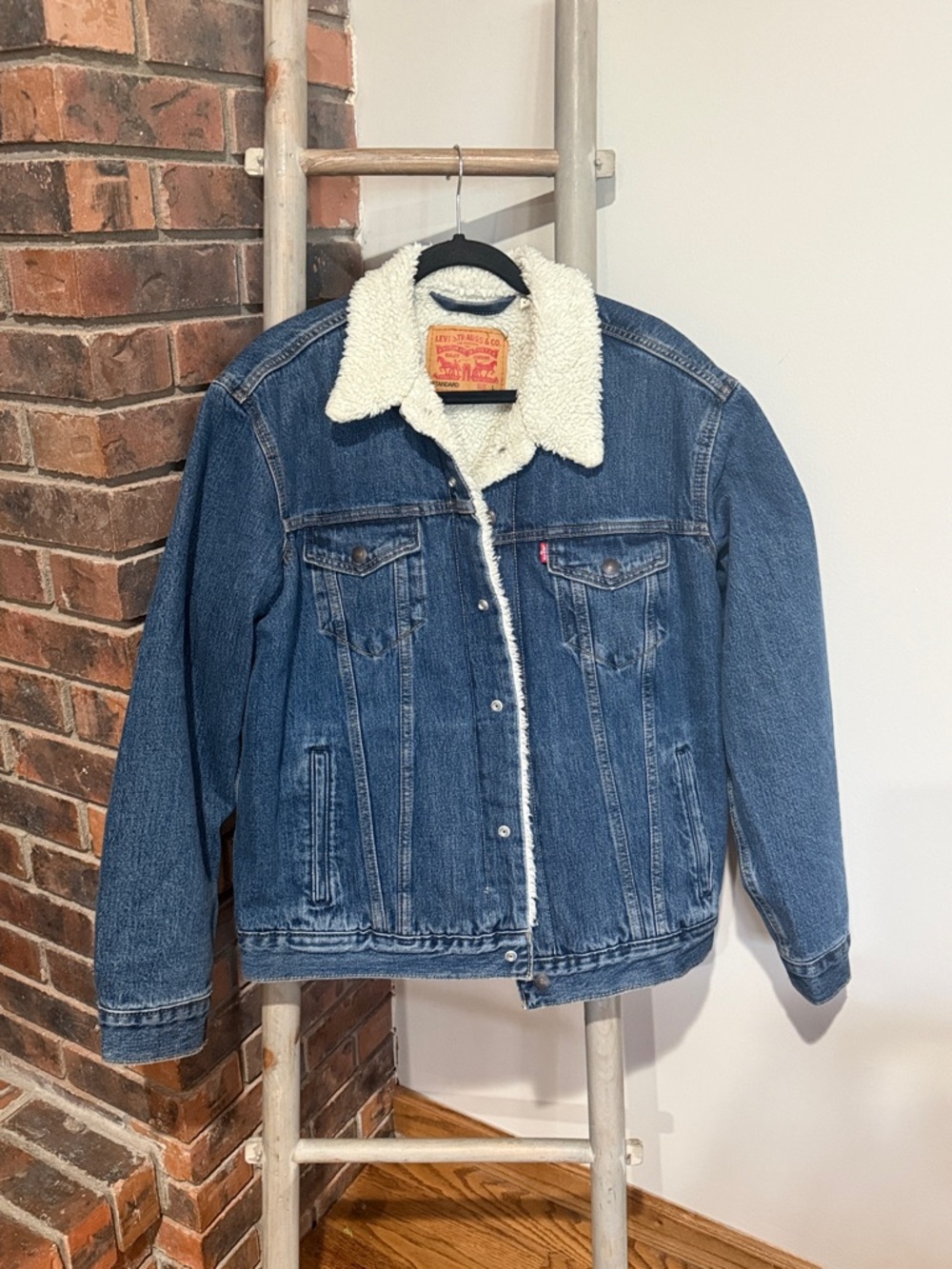 Levi’s Sherpa-Lined Denim Trucker Jacket | Men’s Size L | EUC